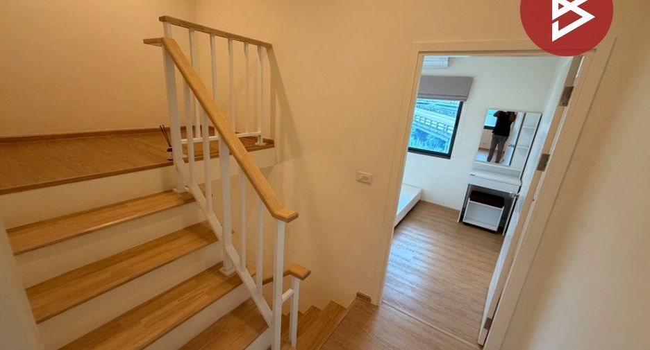 Casa adosada en venta de 4 habitaciones en Prawet, Bangkok
