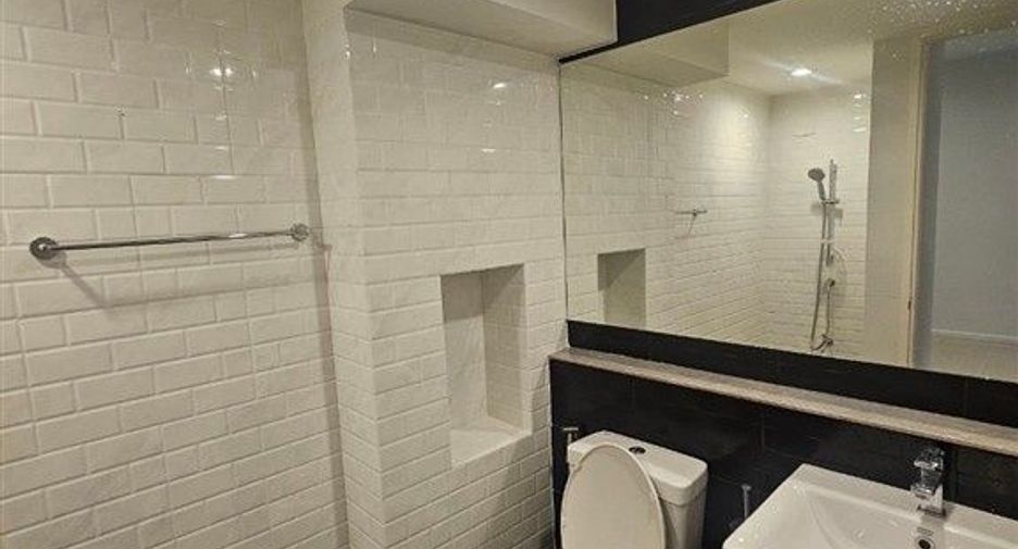 For sale 4 bedrooms townhouse in Lam Luk Ka, Pathum Thani