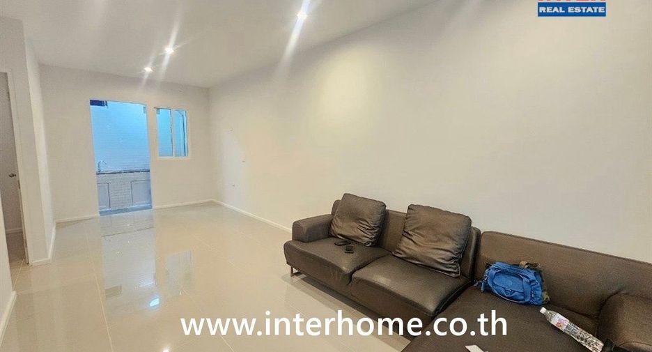 For sale 4 bedrooms townhouse in Lam Luk Ka, Pathum Thani