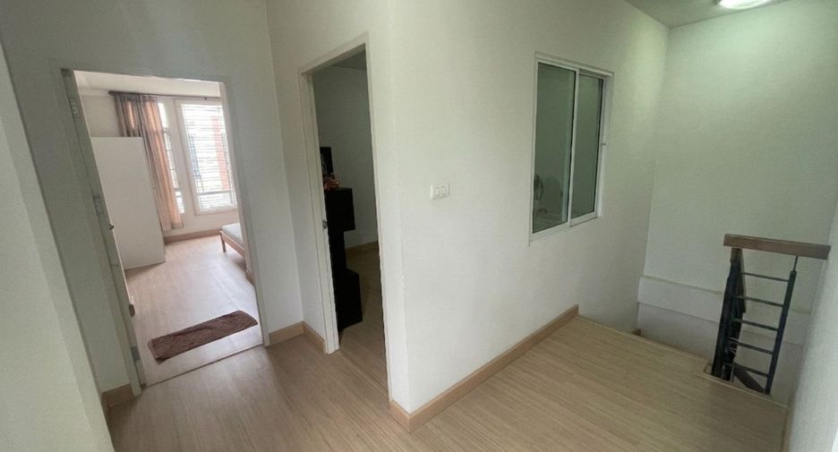 For sale 3 bedrooms townhouse in Khlong Sam Wa, Bangkok