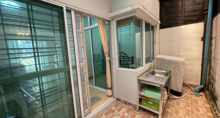 For sale 3 bedrooms townhouse in Khlong Sam Wa, Bangkok