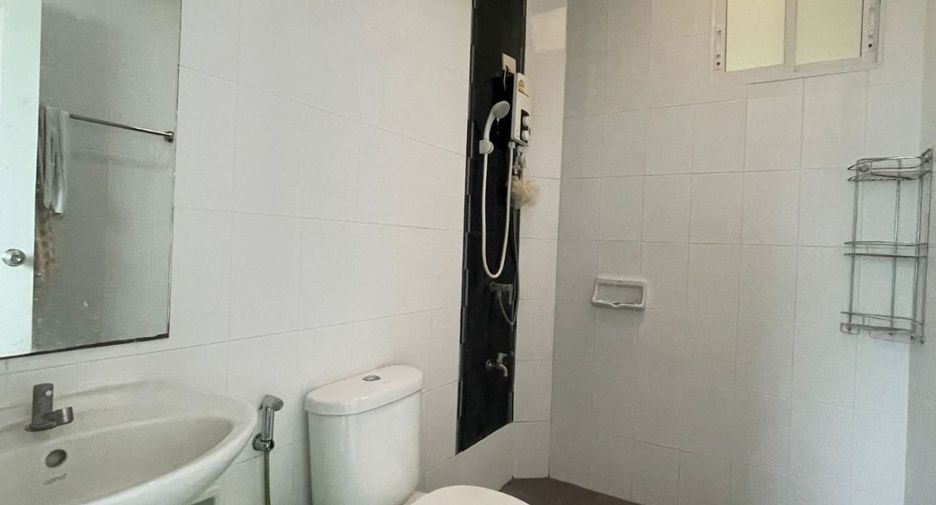 For sale 3 bedrooms townhouse in Khlong Sam Wa, Bangkok