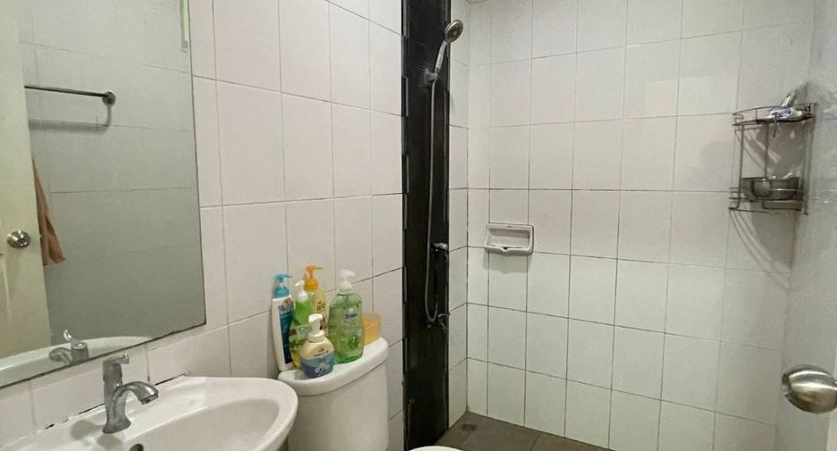 For sale 3 bedrooms townhouse in Khlong Sam Wa, Bangkok