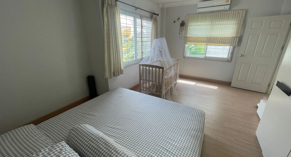 For sale 3 bedrooms townhouse in Khlong Sam Wa, Bangkok