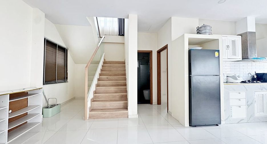 À louer 5 chambres villa à Huay Yai, Pattaya