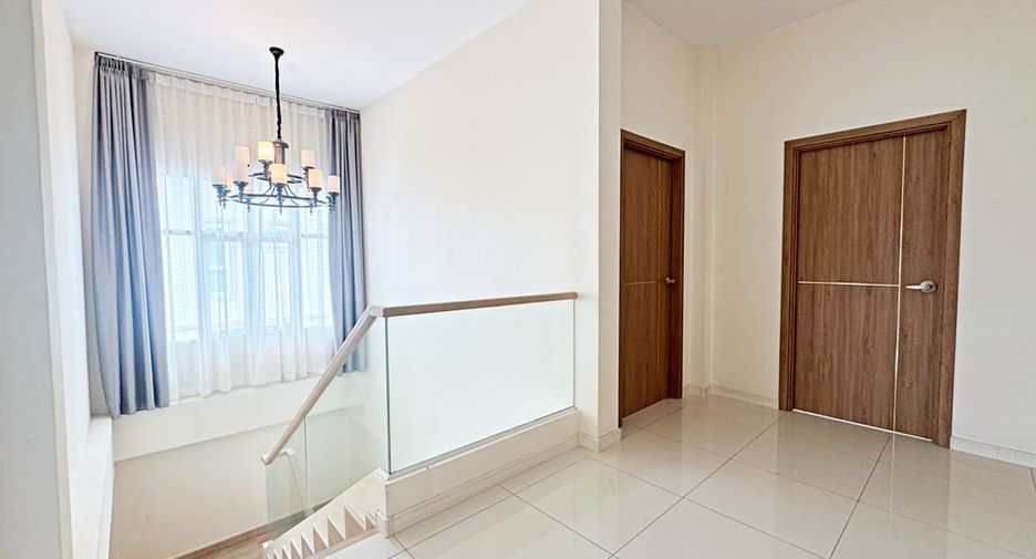 À louer 5 chambres villa à Huay Yai, Pattaya