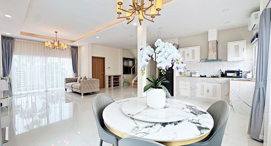 À louer 5 chambres villa à Huay Yai, Pattaya