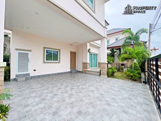 À louer 5 chambres villa à Bang Lamung, Chonburi