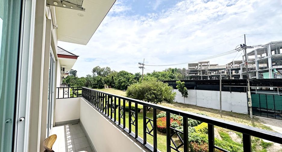 À louer 5 chambres villa à Huay Yai, Pattaya