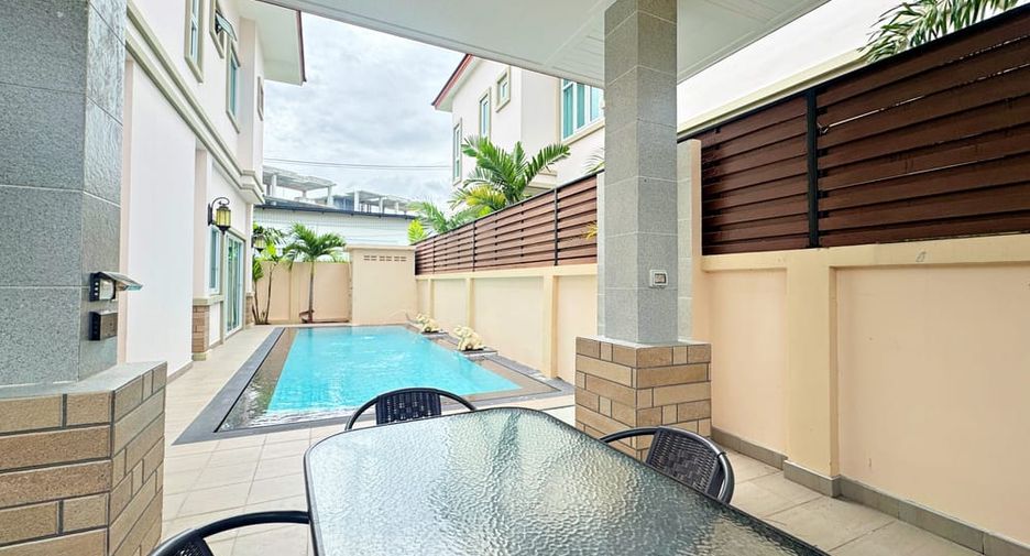 À louer 5 chambres villa à Huay Yai, Pattaya