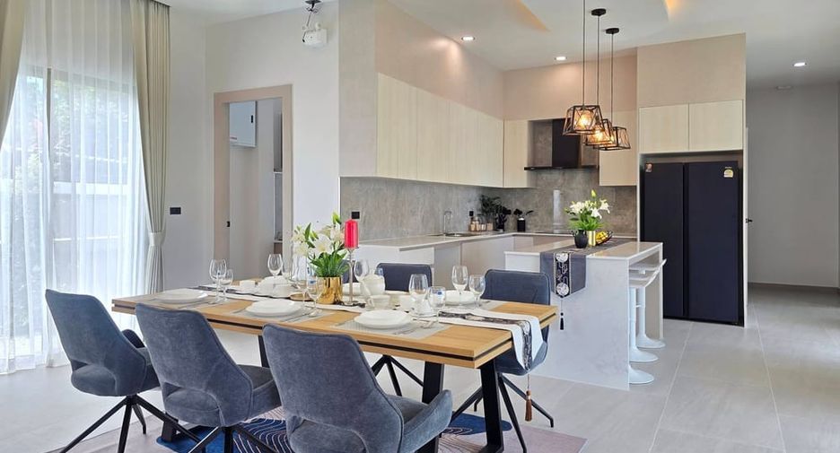 Villa en venta de 4 habitaciones en Bang Lamung, Chonburi