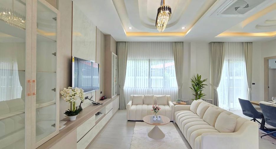 Villa en venta de 4 habitaciones en Bang Lamung, Chonburi