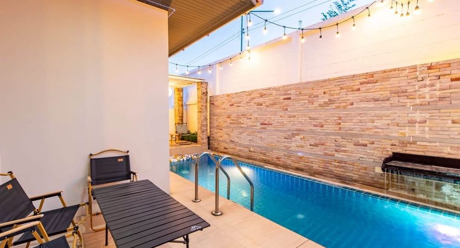 For rent 6 bedrooms villa in Bang Lamung, Chonburi