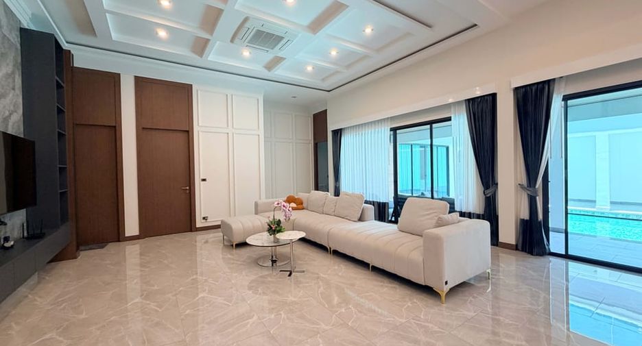 Villa en alquiler de 4 habitaciones en Bang Lamung, Chonburi