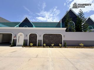 For rent 4 bedrooms villa in Bang Lamung, Chonburi