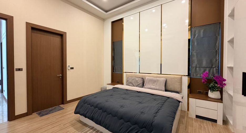 Villa en alquiler de 4 habitaciones en Bang Lamung, Chonburi