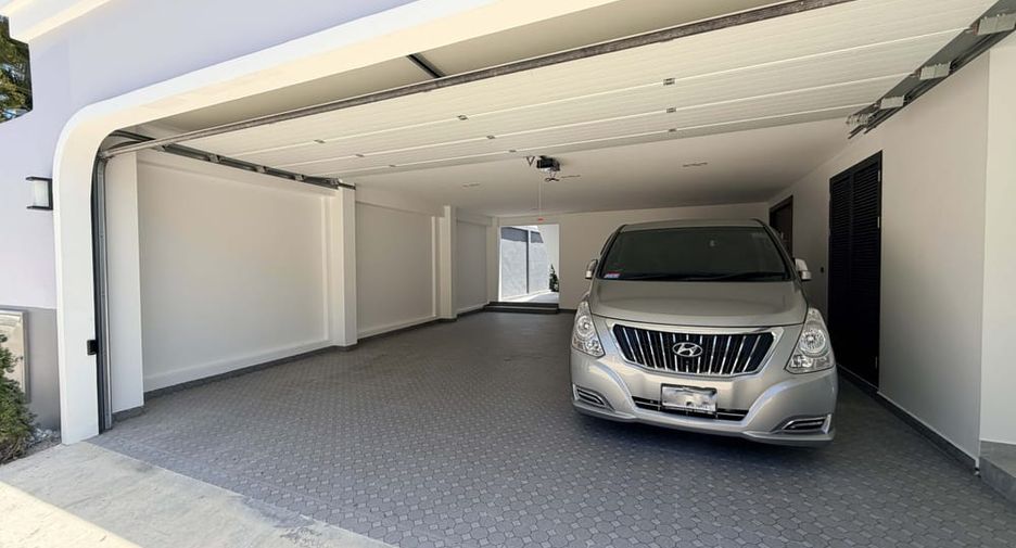 Villa en alquiler de 4 habitaciones en Bang Lamung, Chonburi