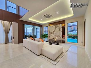 Villa en venta de 5 habitaciones en Bang Lamung, Chonburi