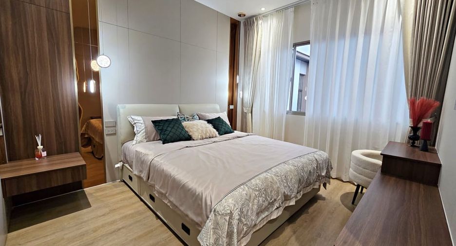 Villa en venta de 5 habitaciones en Bang Lamung, Chonburi