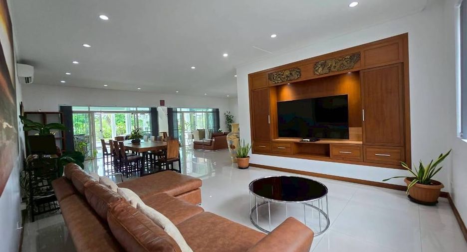 Villa zur Miete und zum Kauf mit 5 Zimmer in Bang Lamung, Chonburi