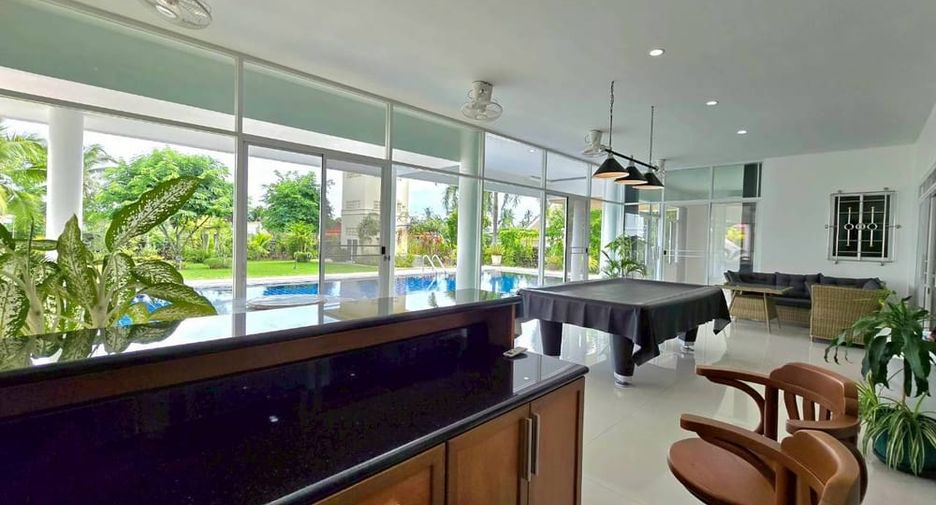Villa zur Miete und zum Kauf mit 5 Zimmer in Bang Lamung, Chonburi
