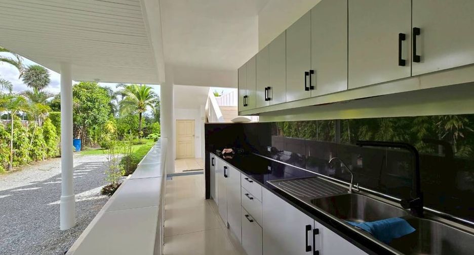 Villa zur Miete und zum Kauf mit 5 Zimmer in Bang Lamung, Chonburi