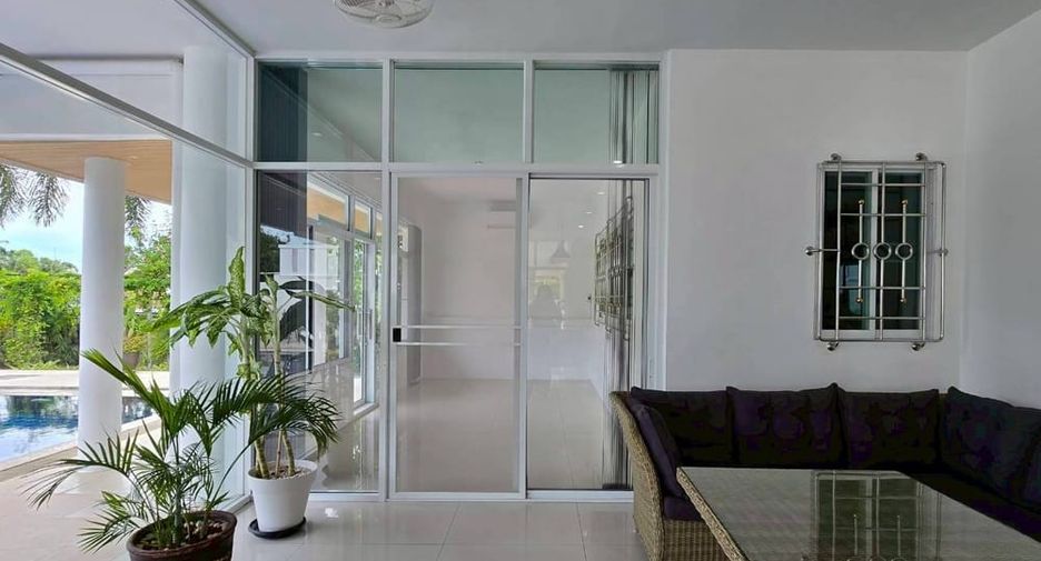 Villa zur Miete und zum Kauf mit 5 Zimmer in Bang Lamung, Chonburi