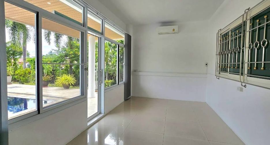 Villa zur Miete und zum Kauf mit 5 Zimmer in Bang Lamung, Chonburi