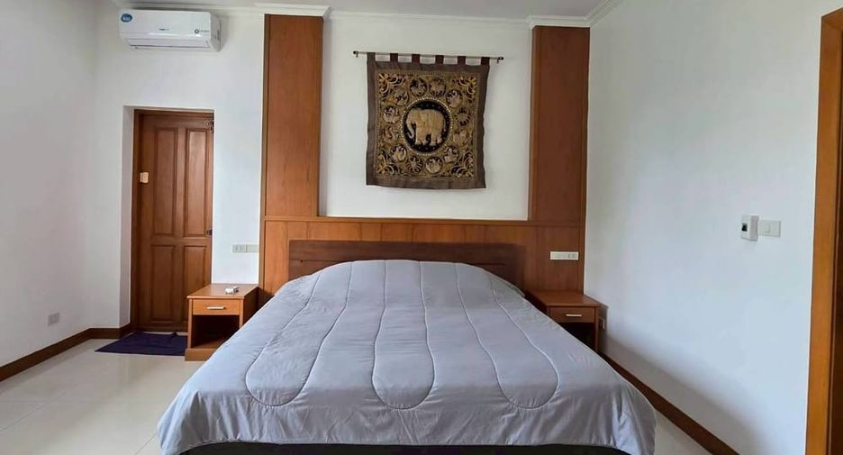 Villa zur Miete und zum Kauf mit 5 Zimmer in Bang Lamung, Chonburi