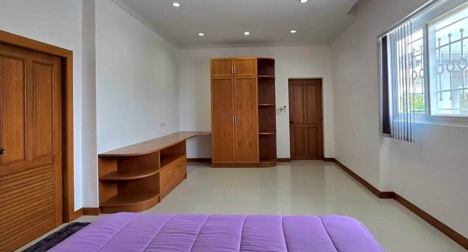 Villa zur Miete und zum Kauf mit 5 Zimmer in Bang Lamung, Chonburi