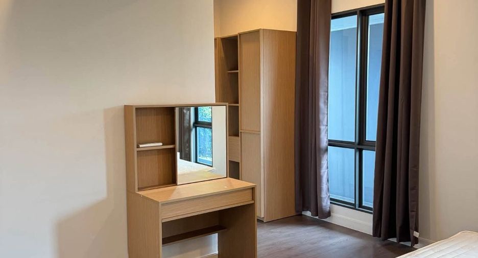 For rent 4 bedrooms house in Bang Kapi, Bangkok
