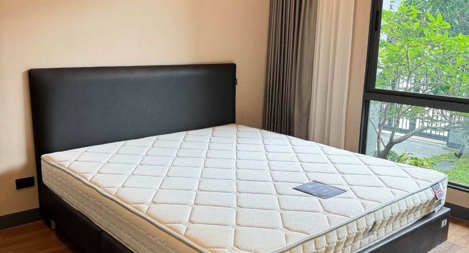 For rent 4 bedrooms house in Bang Kapi, Bangkok