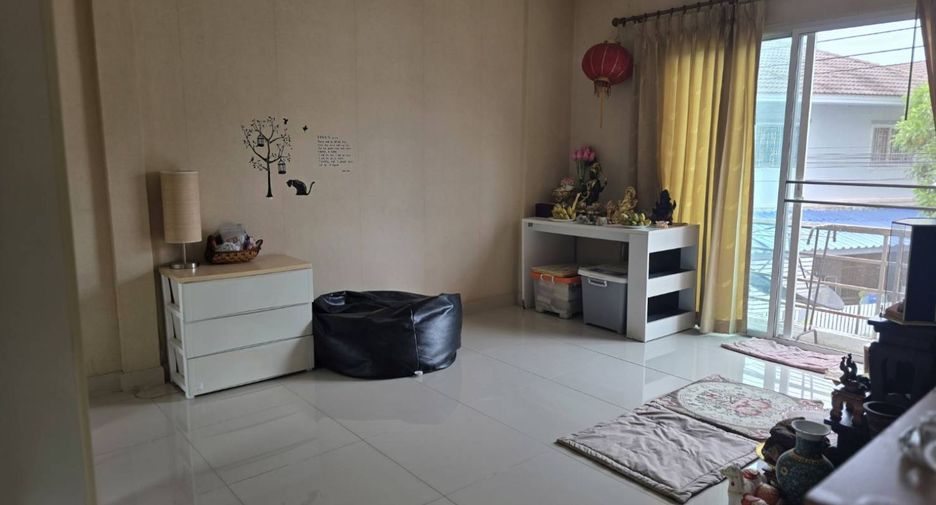 Casa adosada en venta de 3 habitaciones en Mueang Samut Sakhon, Samut Sakhon