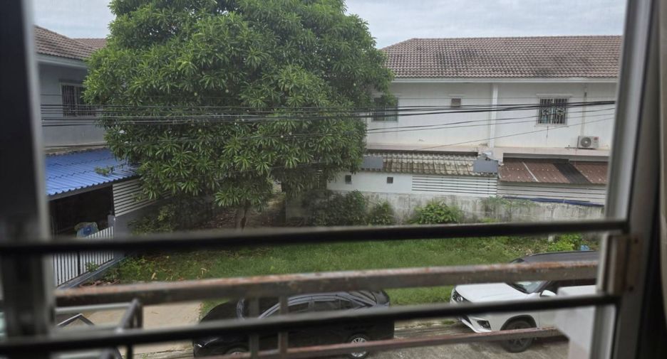 Casa adosada en venta de 3 habitaciones en Mueang Samut Sakhon, Samut Sakhon