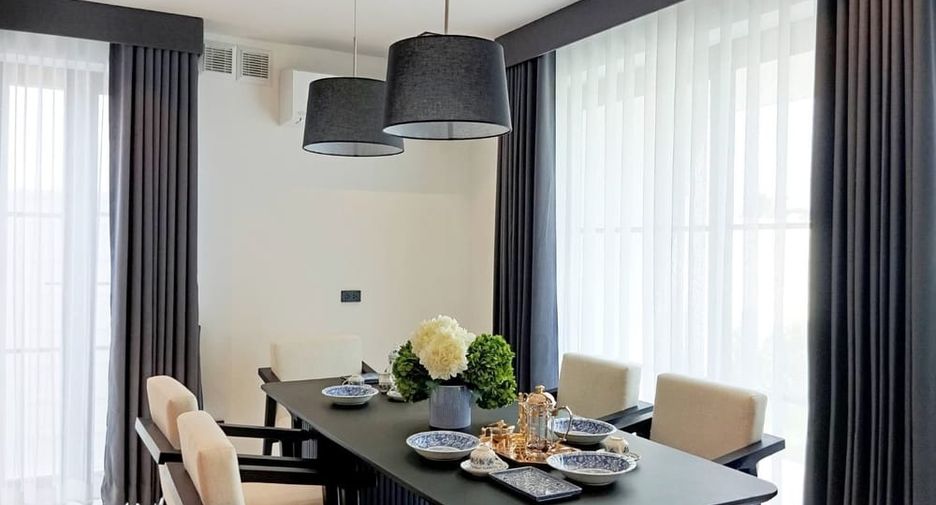 Villa en alquiler y en venta de 5 habitaciones en Bang Lamung, Chonburi
