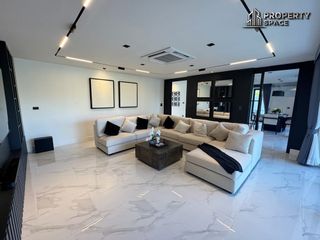 Villa en alquiler y en venta de 5 habitaciones en Bang Lamung, Chonburi