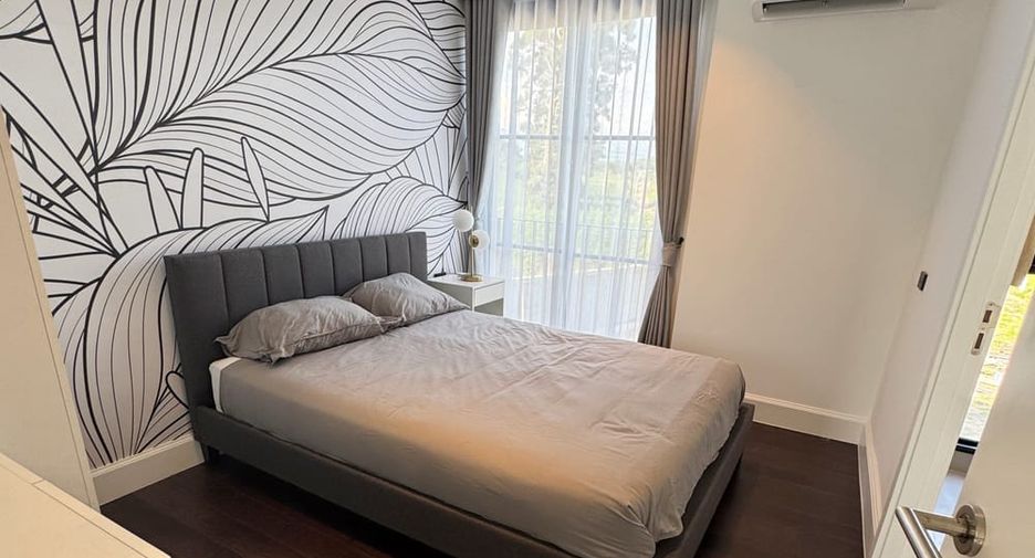 Villa en alquiler y en venta de 5 habitaciones en Bang Lamung, Chonburi