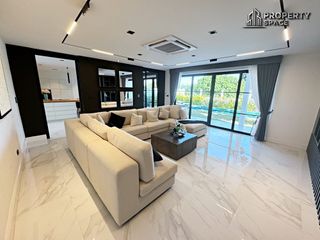 Villa en alquiler y en venta de 5 habitaciones en Bang Lamung, Chonburi