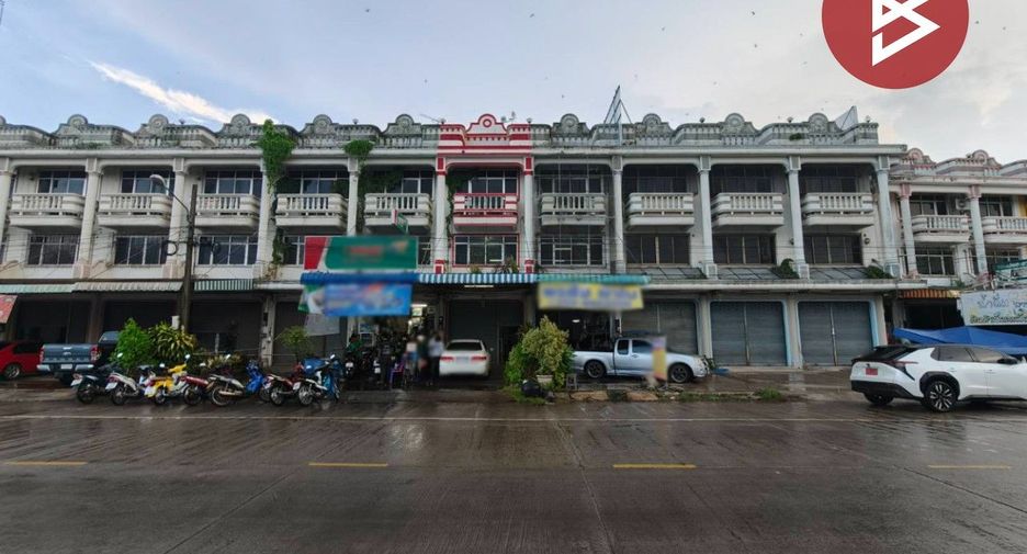 À vendre 2 chambres local commercial à Phanom Sarakham, Chachoengsao