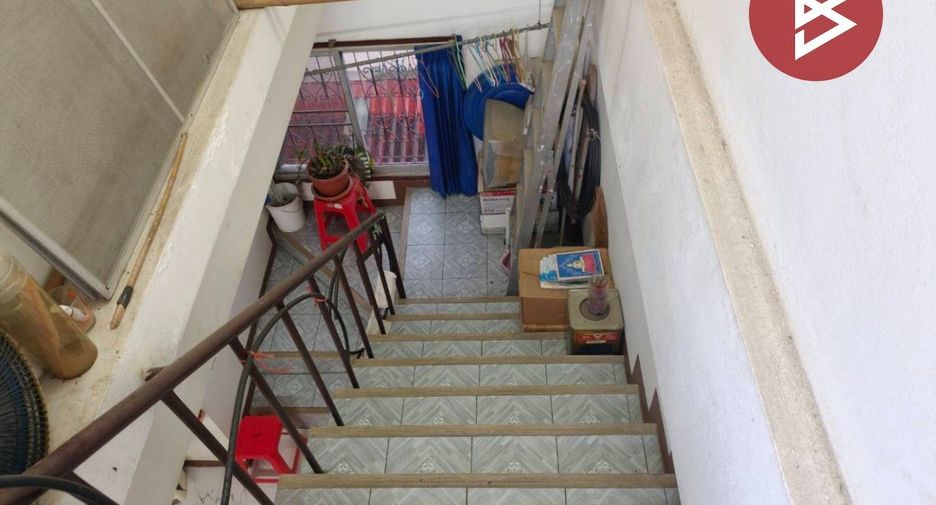À vendre 2 chambres local commercial à Phanom Sarakham, Chachoengsao