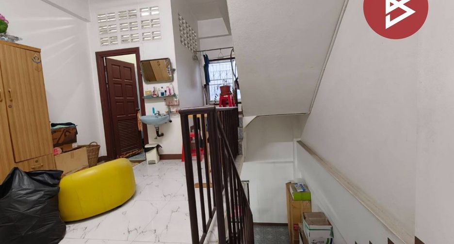 À vendre 2 chambres local commercial à Phanom Sarakham, Chachoengsao