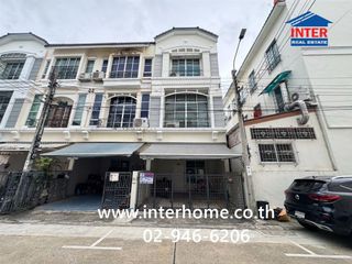 For sale 3 bedrooms townhouse in Lat Phrao, Bangkok