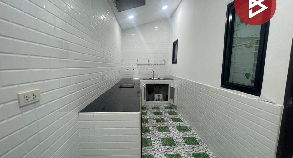 Casa adosada en venta de 3 habitaciones en Mueang Chon Buri, Chonburi