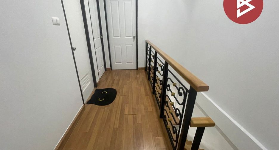 Casa adosada en venta de 3 habitaciones en Mueang Chon Buri, Chonburi