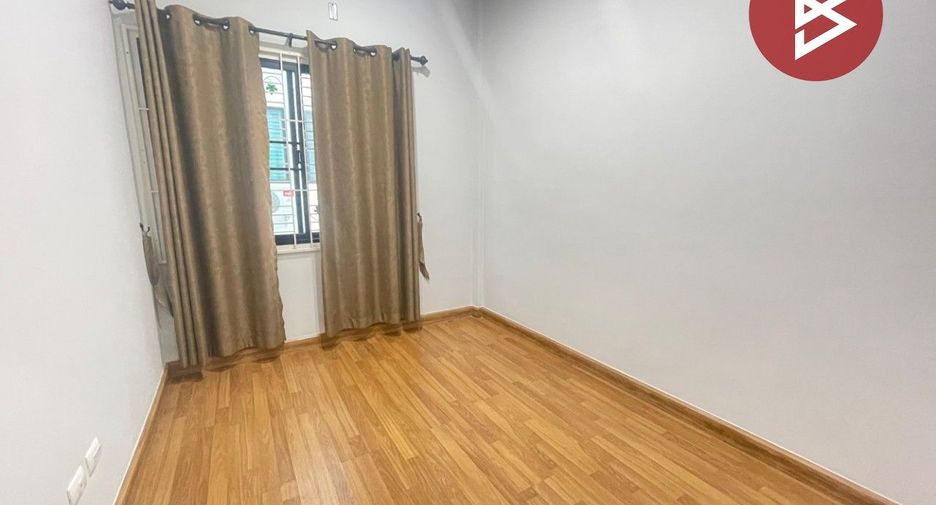 Casa adosada en venta de 3 habitaciones en Mueang Chon Buri, Chonburi