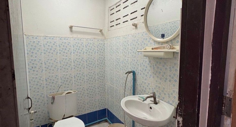 For sale 2 bedrooms townhouse in Phanom Sarakham, Chachoengsao
