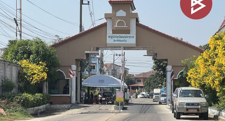 For sale 2 bedrooms townhouse in Phanom Sarakham, Chachoengsao
