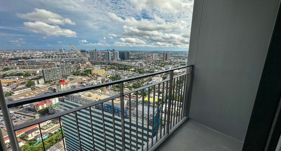 For rent 2 bedrooms condo in Bang Na, Bangkok