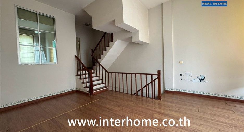 Продажа 3 спальни таунхаус в Лат Пхрао, Бангкок