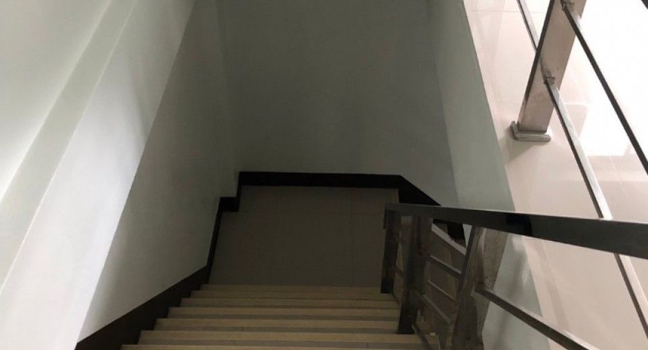 Local comercial en venta de 2 habitaciones en Mueang Chiang Rai, Chiang Rai